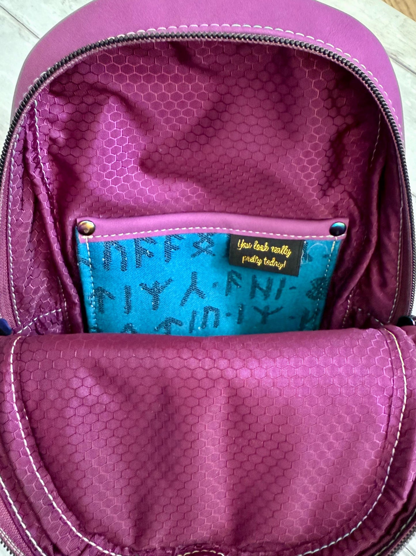 Rosie Sling Bag, lord of the ring gift, lotrgifts, vegan crossbody bag, front pocket bag, oscha handbag, sling bag women, wrap scrap bag