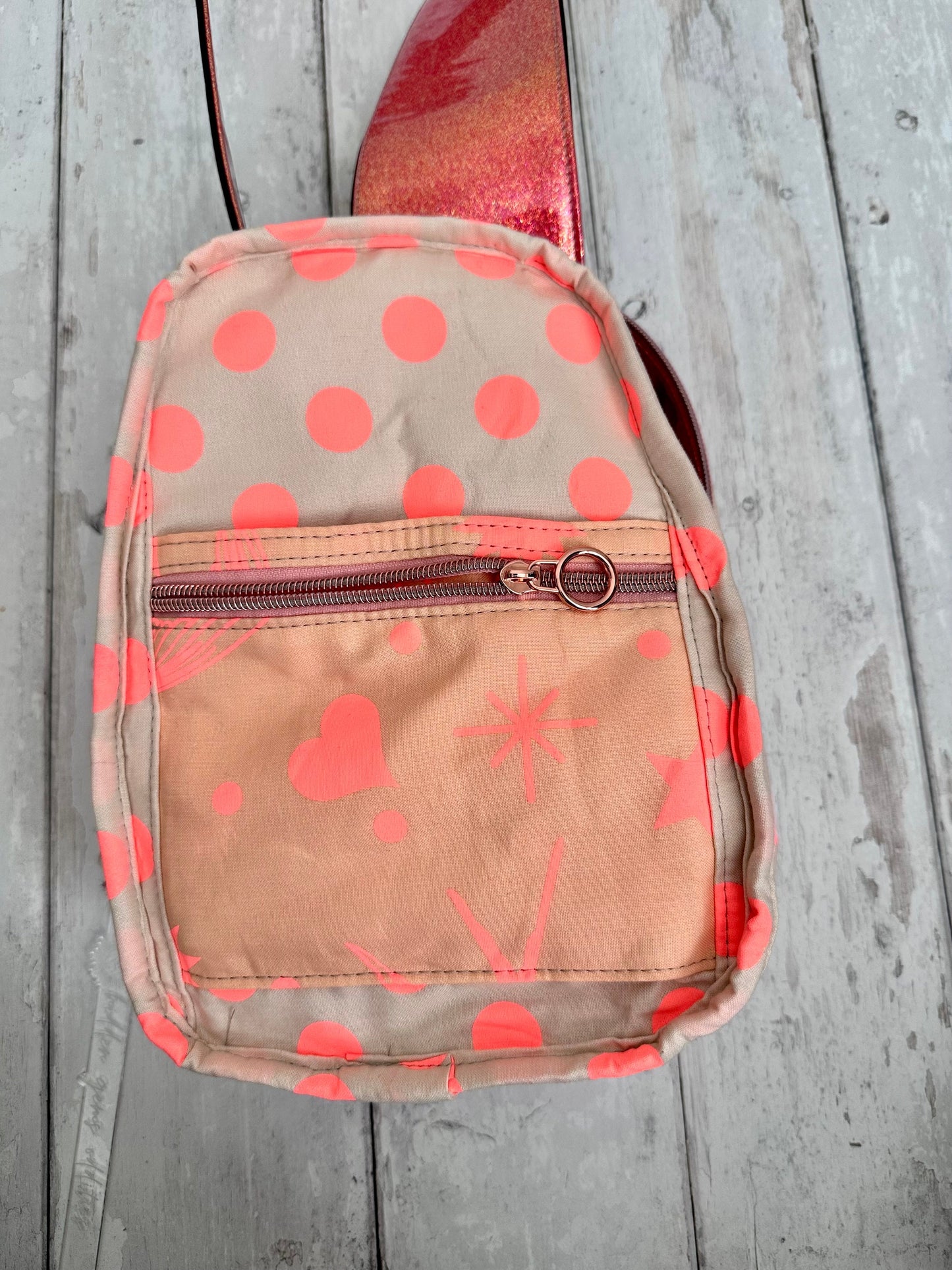 Lion bag, gift for Leo women, gift for animal lovers, safari gifts, sling bag, sparkly bag, everglow lion bag, cute sling backpack women