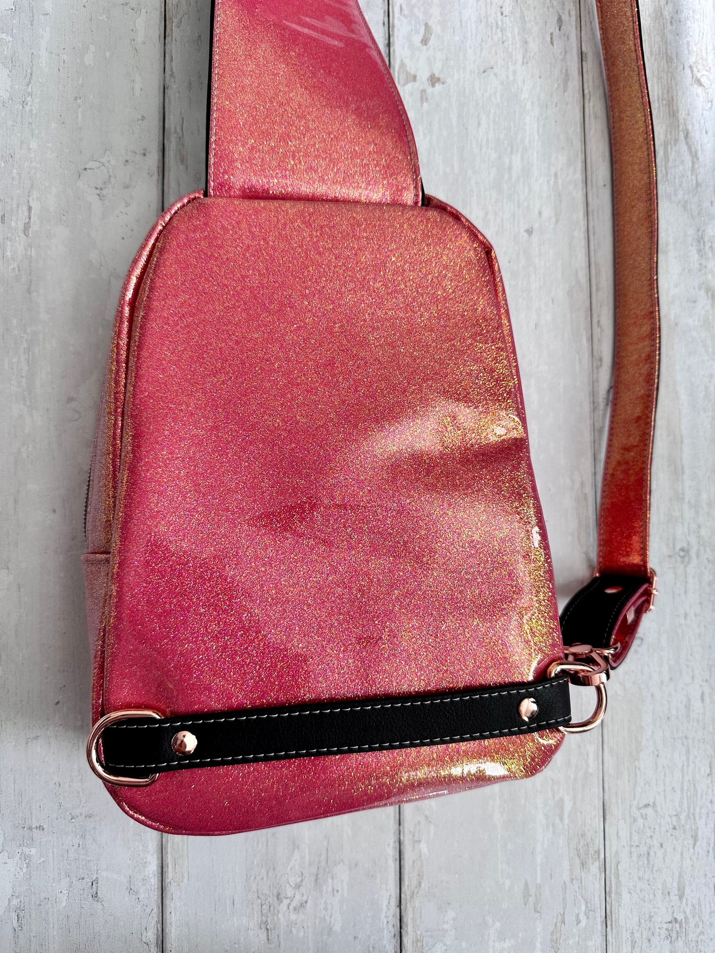 Lion bag, gift for Leo women, gift for animal lovers, safari gifts, sling bag, sparkly bag, everglow lion bag, cute sling backpack women