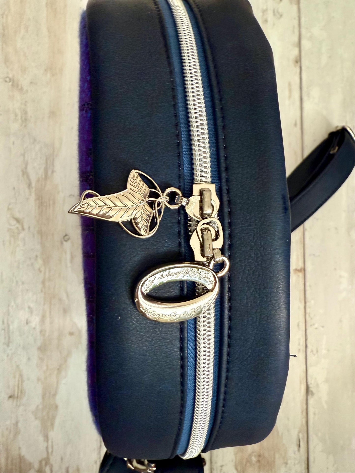 Lord of the ring gift for women, wrap scrap bag, lotrgifts, Oscha bag, middle earth bag, Tolkien gifts, vegan circle crossbody ba