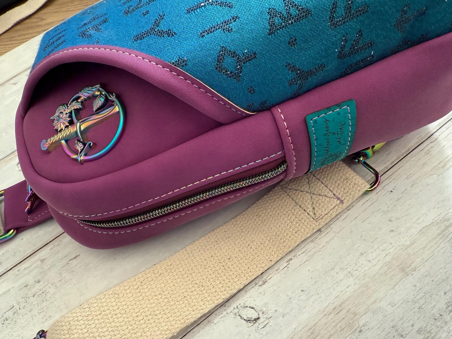 Rosie Sling Bag, lord of the ring gift, lotrgifts, vegan crossbody bag, front pocket bag, oscha handbag, sling bag women, wrap scrap bag