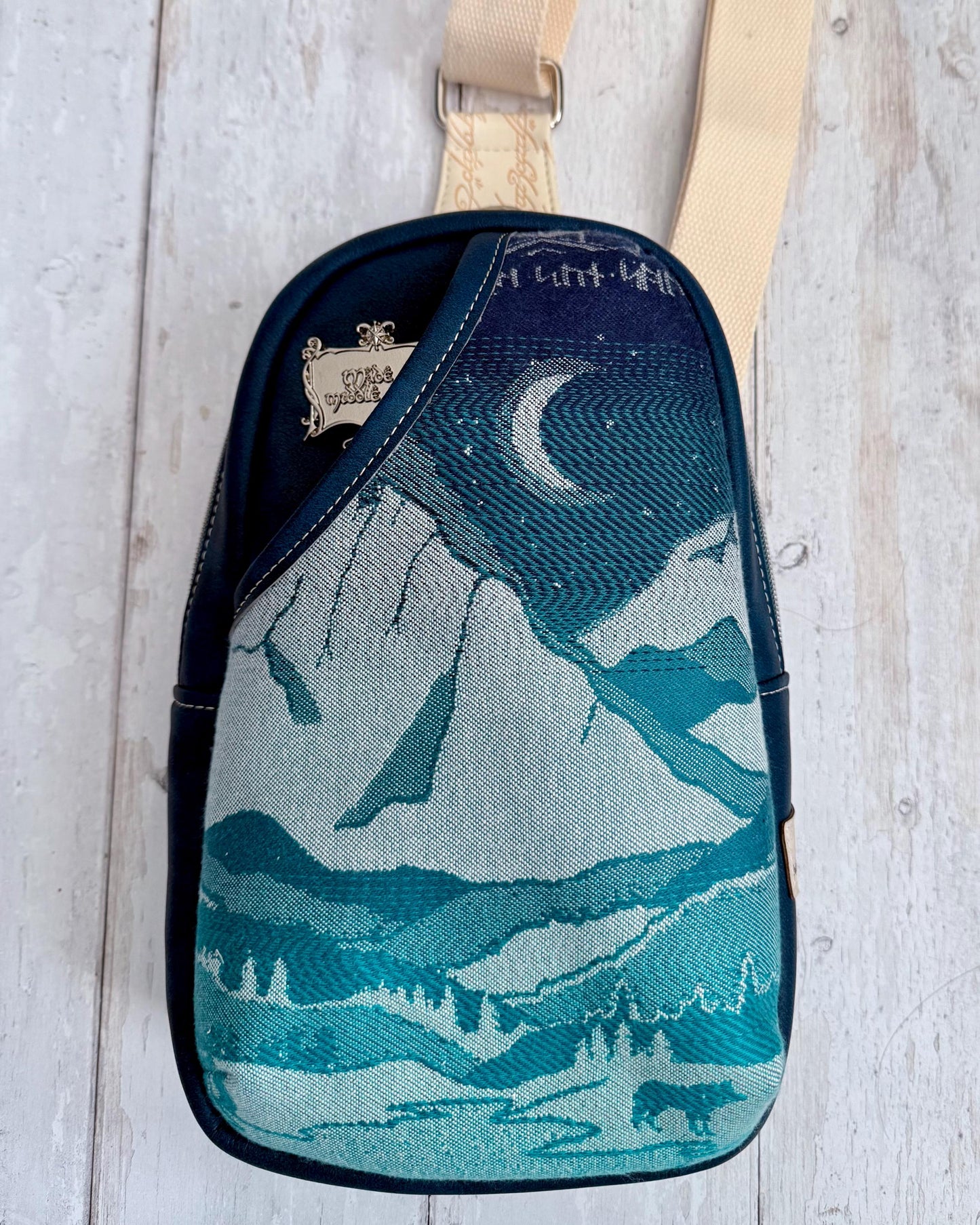 Rosie Sling Bag, lord of the ring gift, lotrgifts, vegan crossbody bag, front pocket bag, oscha handbag, sling bag women, wrap scrap bag