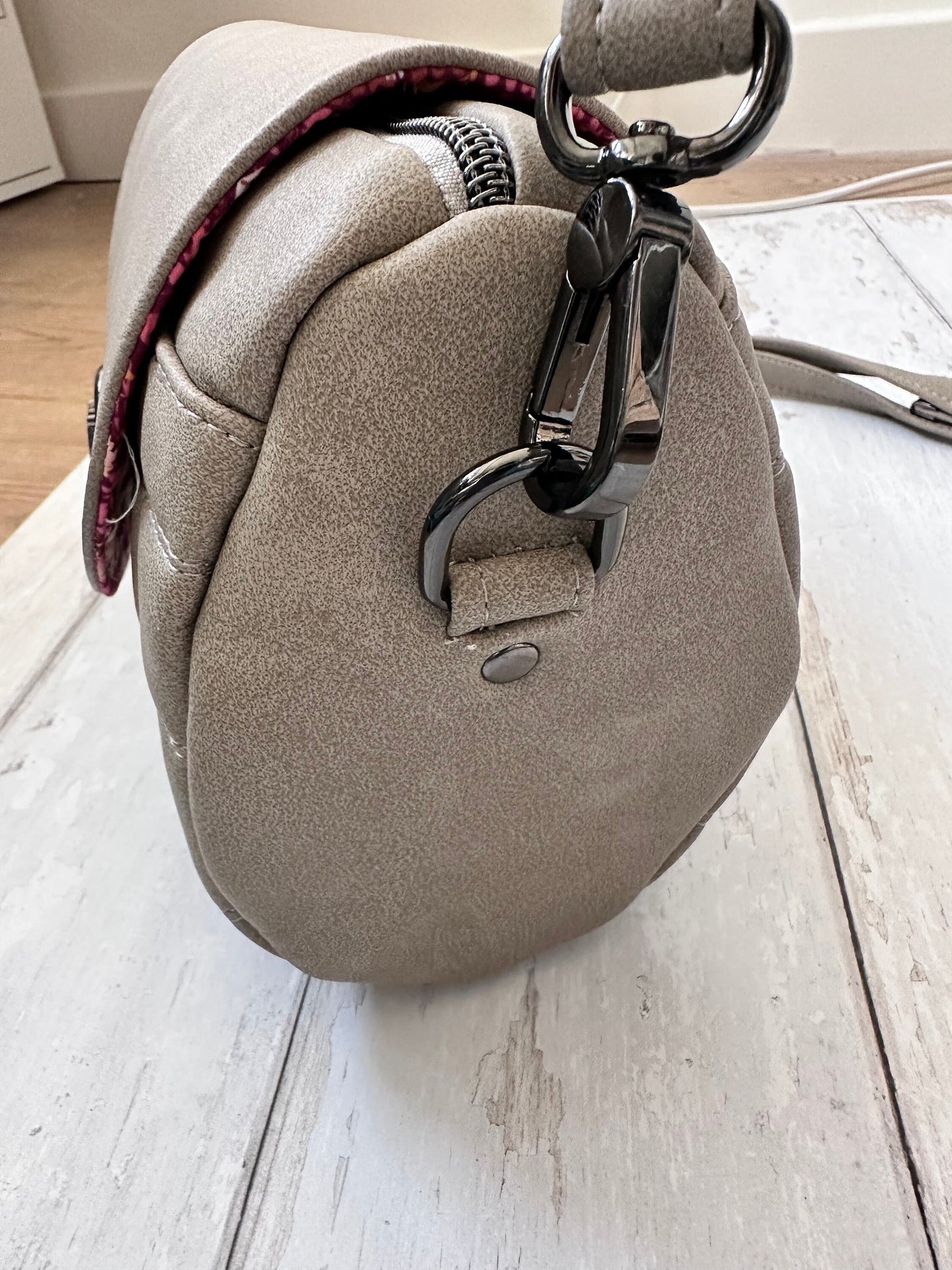 Quilted handbag, barrel bag, gift for reader, bookish gift, crossbody bag, vegan handbag, gift for teen bookworm, medium crossbody