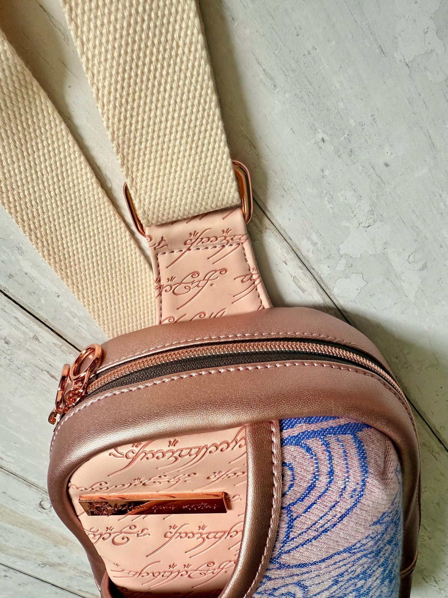 Rosie Sling Bag, lord of the ring gift, lotrgifts, vegan crossbody bag, front pocket bag, oscha handbag, sling bag women, wrap scrap bag