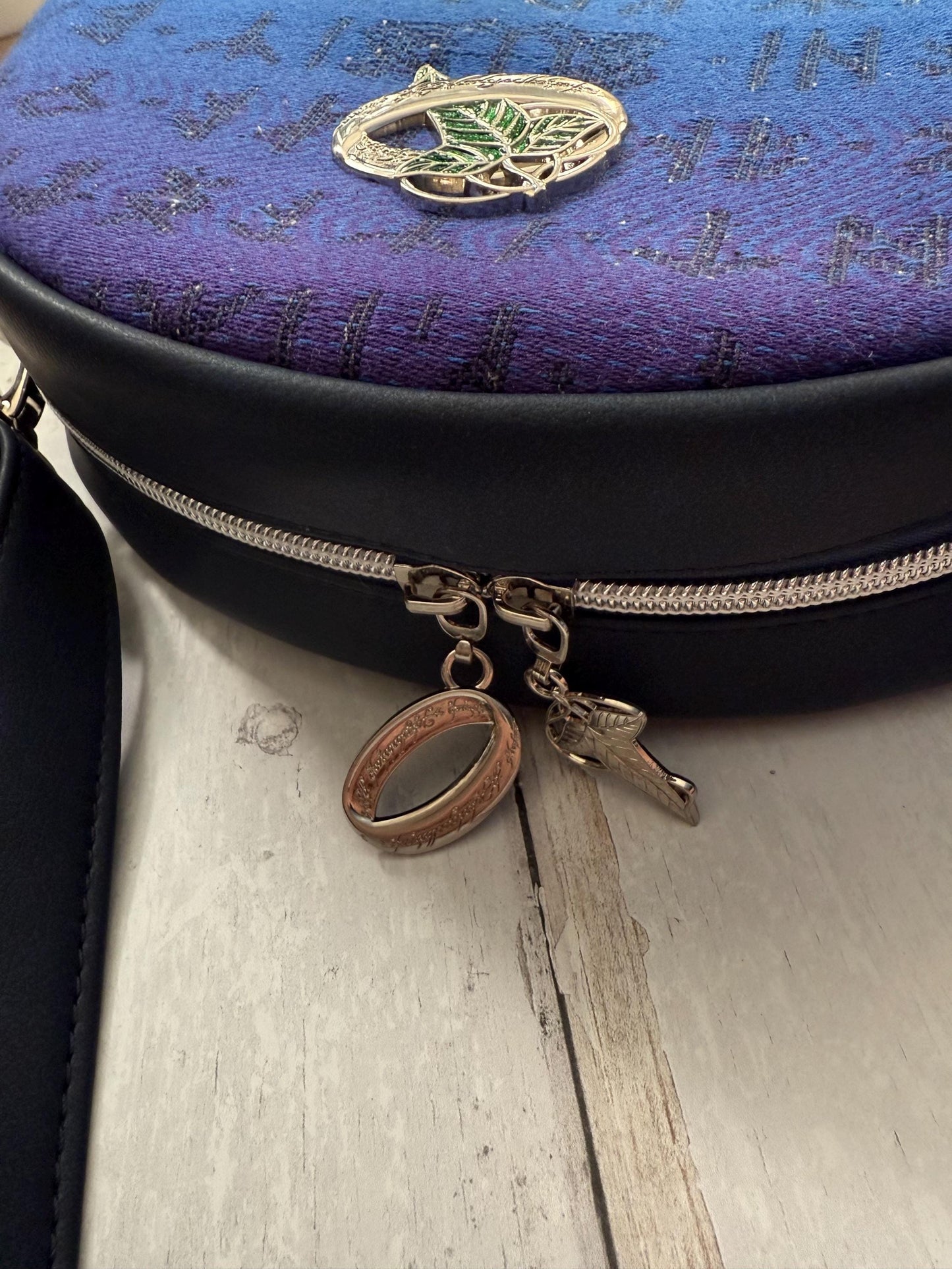 Lord of the ring gift for women, wrap scrap bag, lotrgifts, Oscha bag, middle earth bag, Tolkien gifts, vegan circle crossbody ba