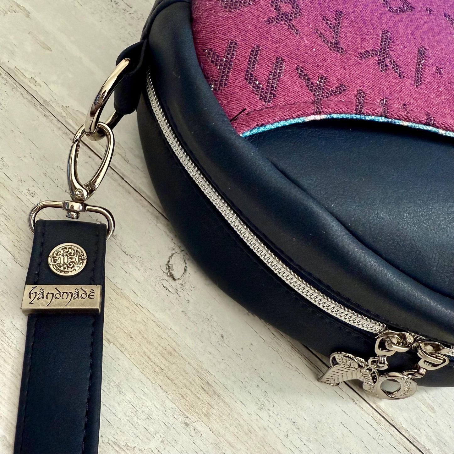 Lord of the ring gift for women, wrap scrap bag, lotrgifts, Oscha bag, middle earth bag, Tolkien gifts, vegan circle crossbody ba