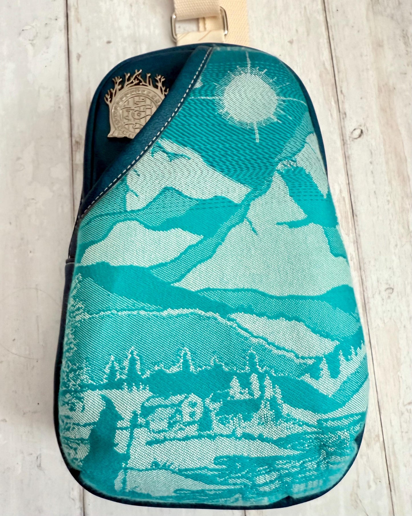 Rosie Sling Bag, lord of the ring gift, lotrgifts, vegan crossbody bag, front pocket bag, oscha handbag, sling bag women, wrap scrap bag