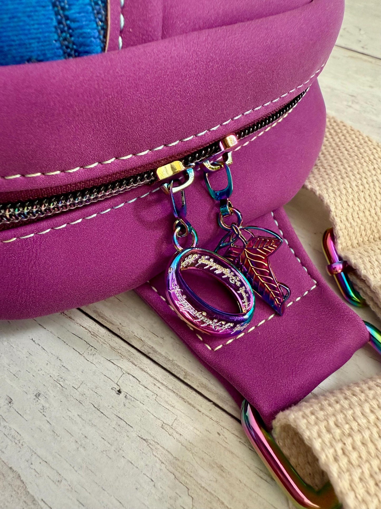 Rosie Sling Bag, lord of the ring gift, lotrgifts, vegan crossbody bag, front pocket bag, oscha handbag, sling bag women, wrap scrap bag