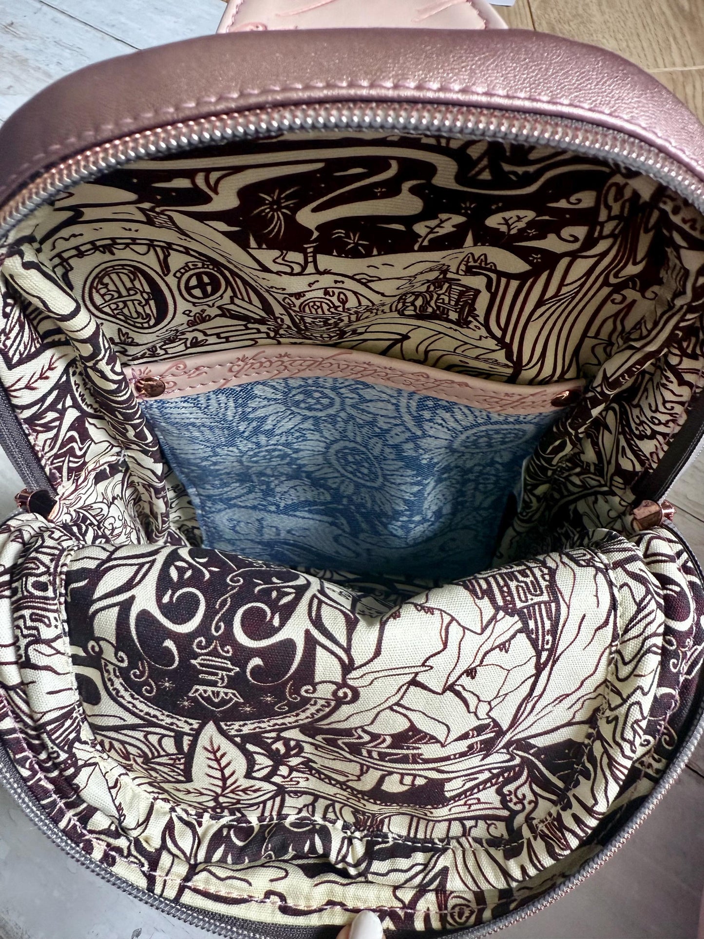 Rosie Sling Bag, lord of the ring gift, lotrgifts, vegan crossbody bag, front pocket bag, oscha handbag, sling bag women, wrap scrap bag