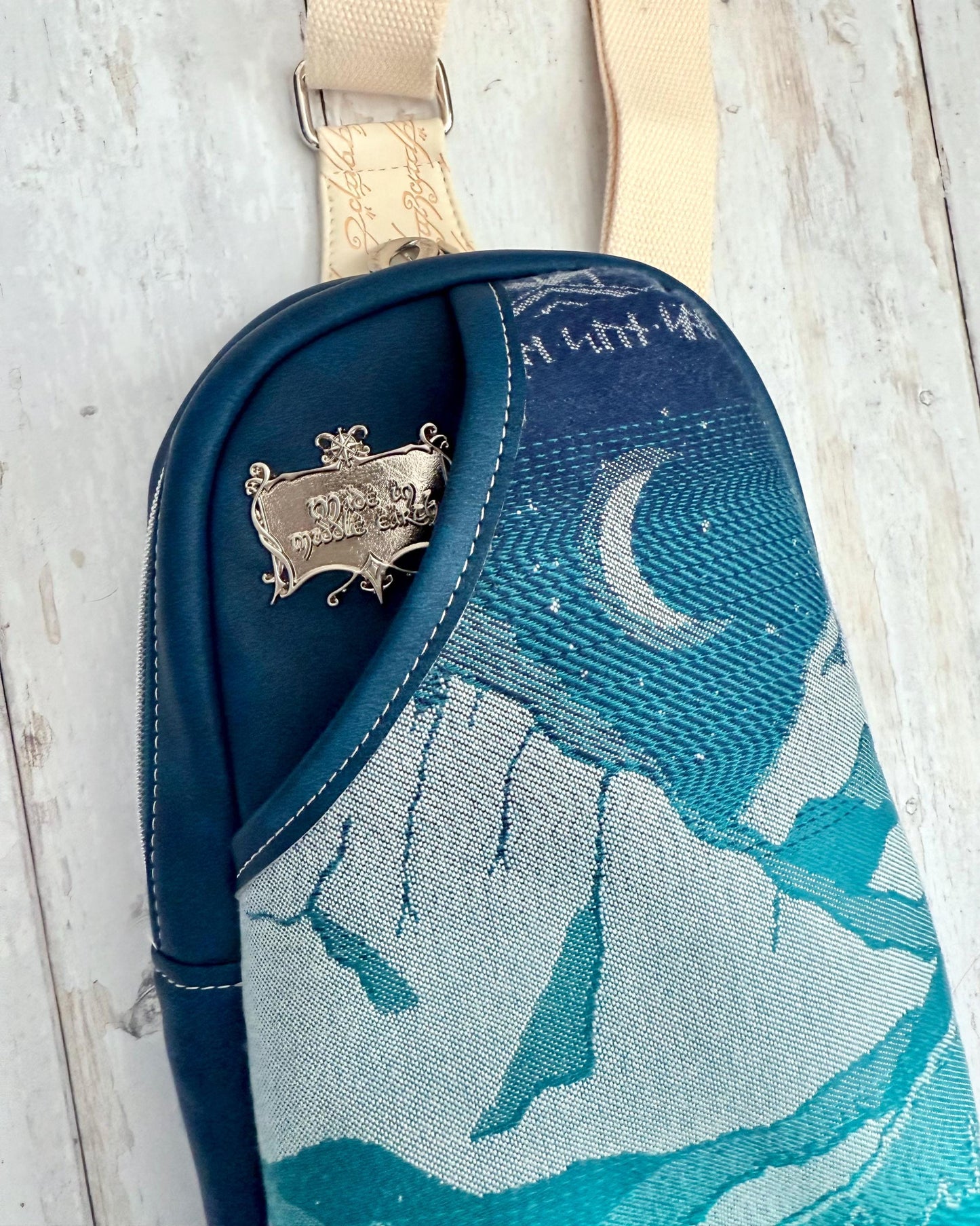 Rosie Sling Bag, lord of the ring gift, lotrgifts, vegan crossbody bag, front pocket bag, oscha handbag, sling bag women, wrap scrap bag