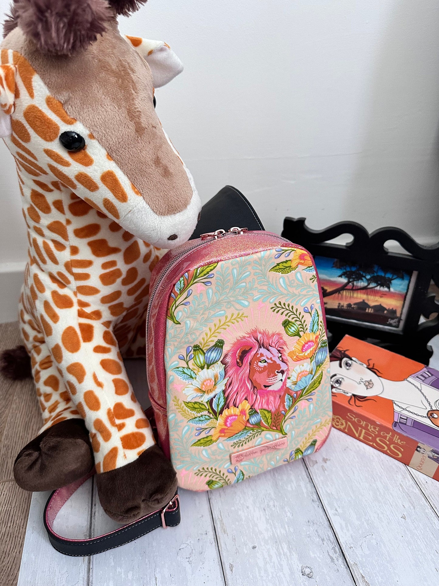 Lion bag, gift for Leo women, gift for animal lovers, safari gifts, sling bag, sparkly bag, everglow lion bag, cute sling backpack women