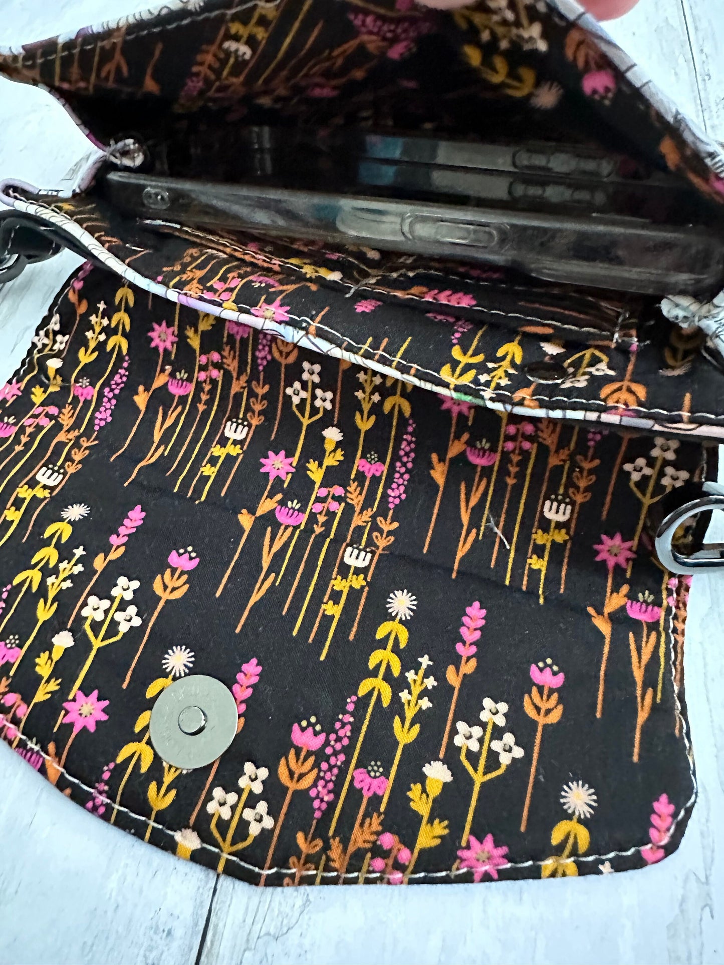 Taylor swiftie merch, eras tour merch, eras tour outfits, swiftie gifts, swiftie fiancé gift, swiftie mama, eras tour bag, vegan phone bag