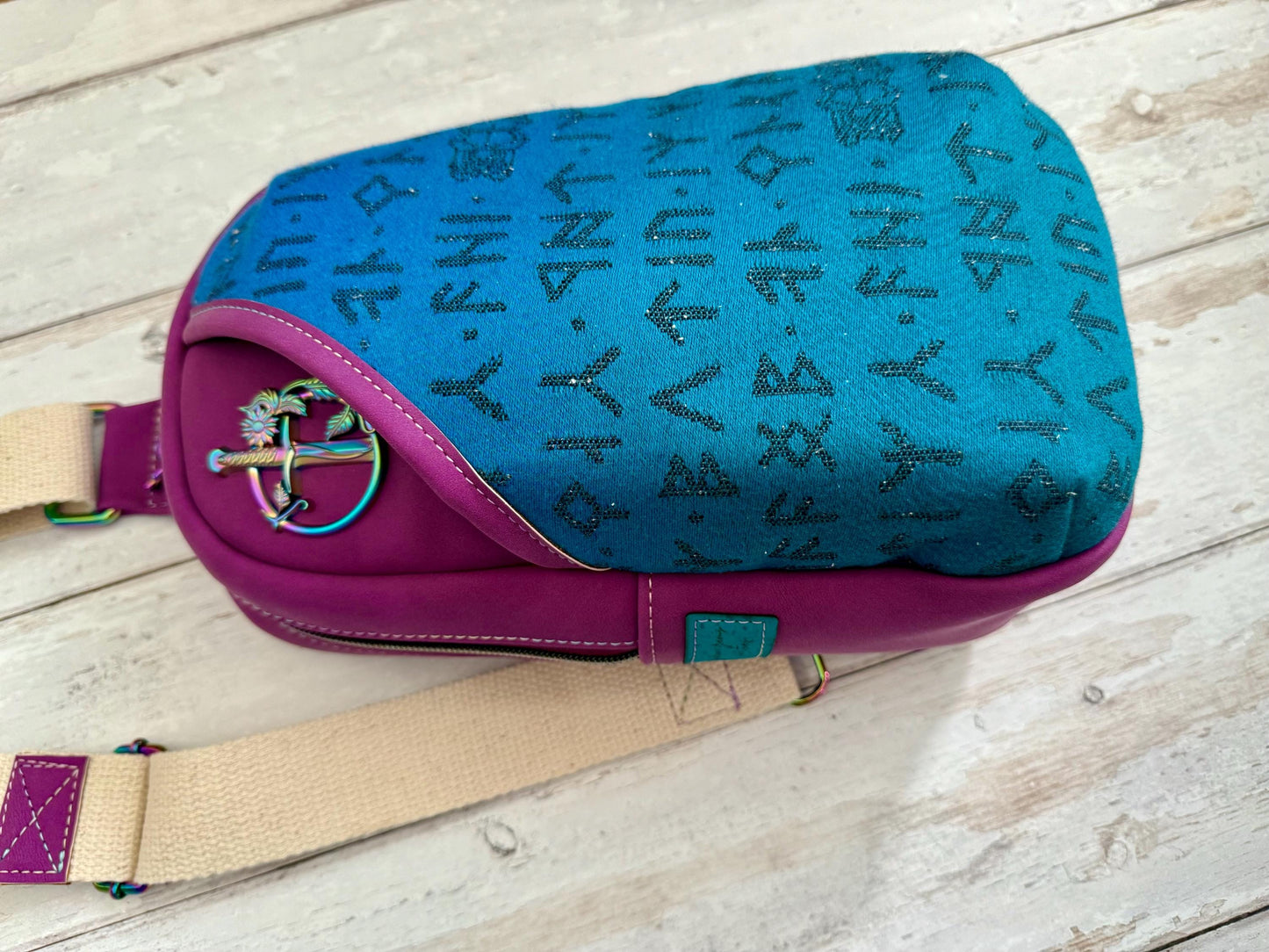 Rosie Sling Bag, lord of the ring gift, lotrgifts, vegan crossbody bag, front pocket bag, oscha handbag, sling bag women, wrap scrap bag