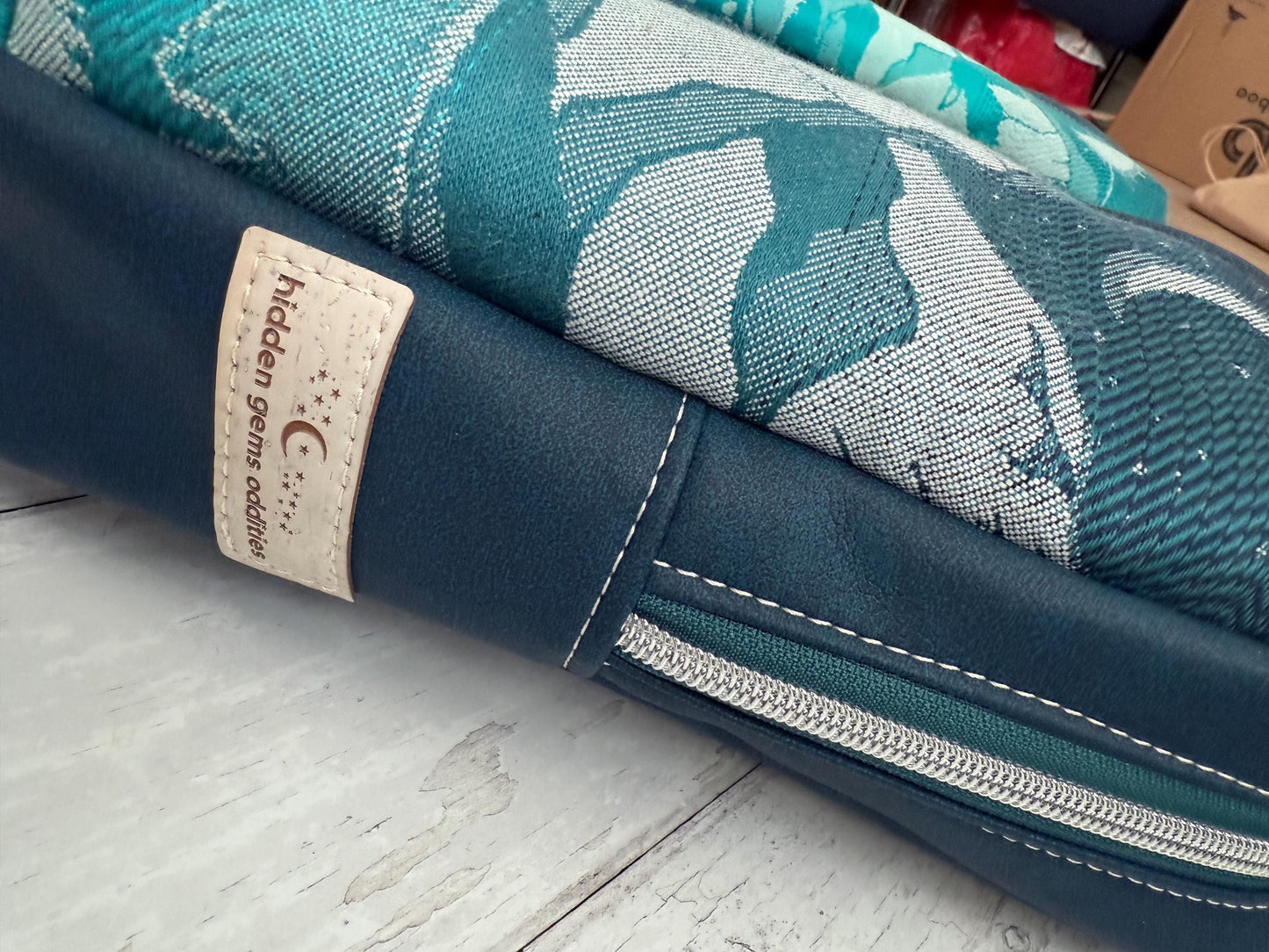 Rosie Sling Bag, lord of the ring gift, lotrgifts, vegan crossbody bag, front pocket bag, oscha handbag, sling bag women, wrap scrap bag